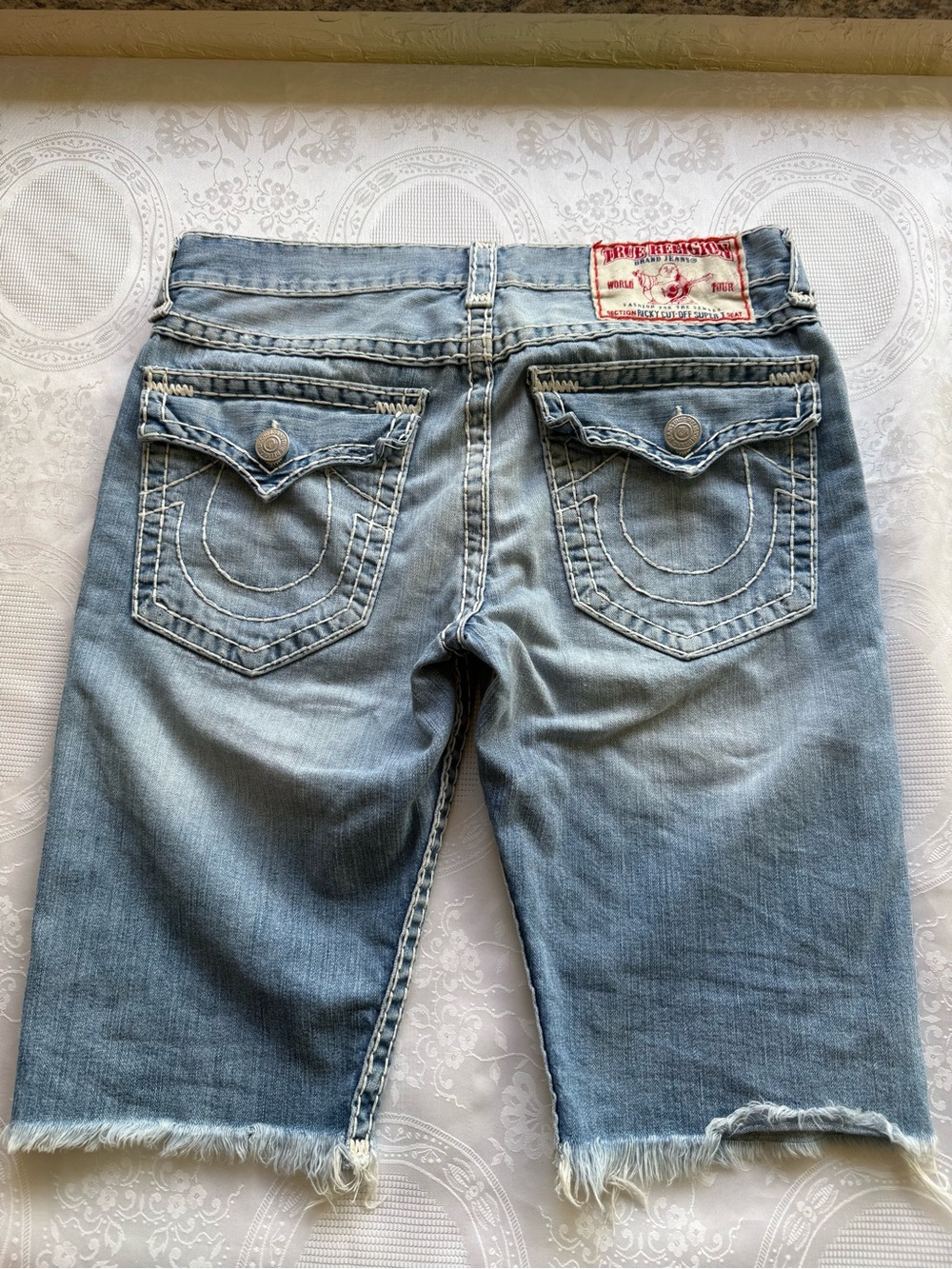 True Religion Men's Size 34 Distressed Light Blue Denim Jeans Shorts Stitch-Trim